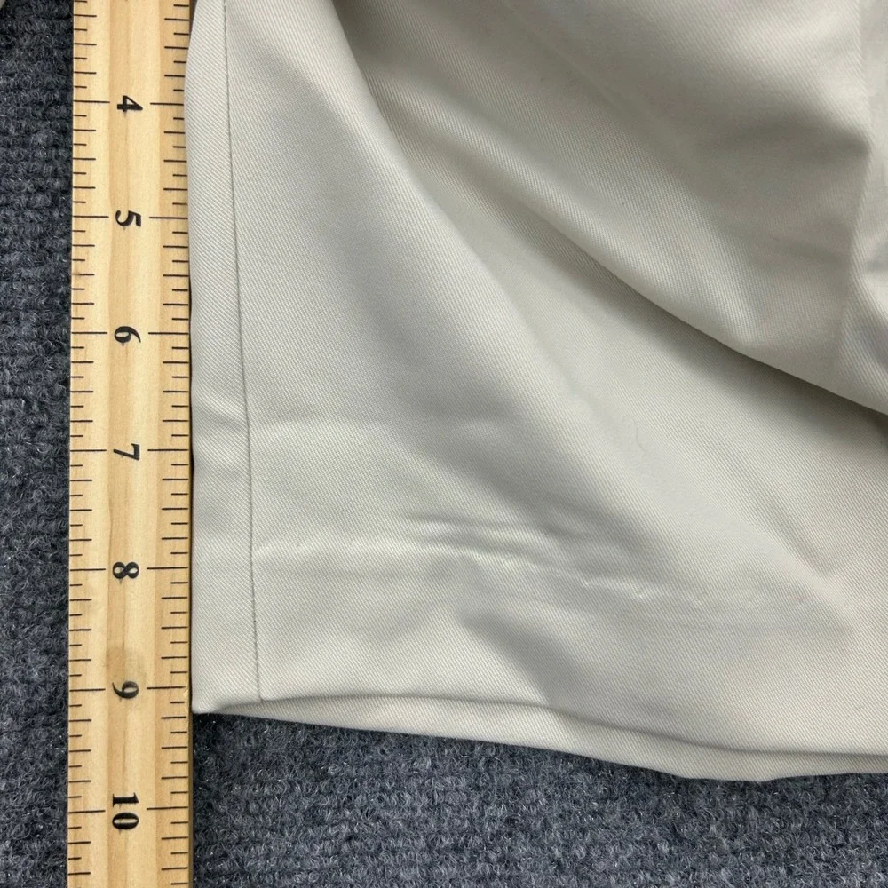 IZOD Golf Shorts Mens 34W Tan Khaki Swingflex Performance Pleated Front